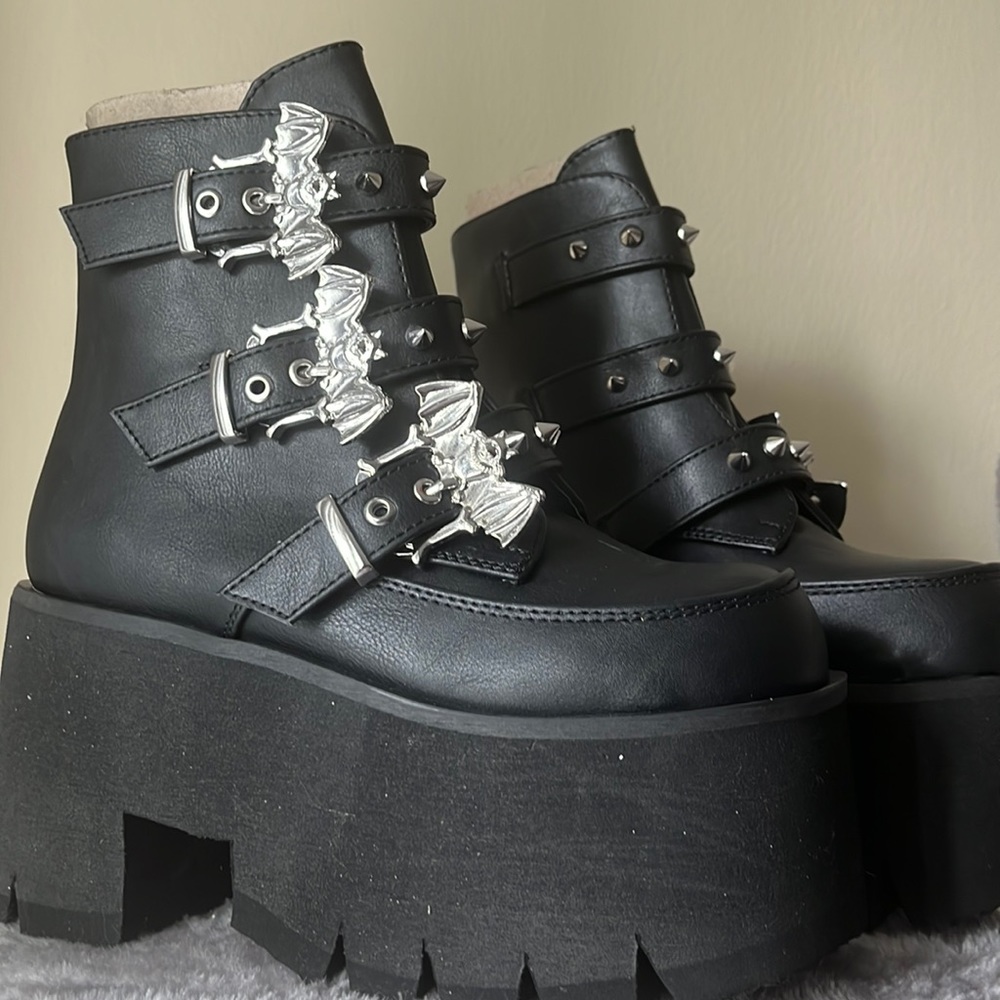 Leather high boots
